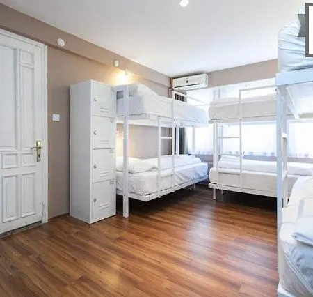 Caupo Hostel *